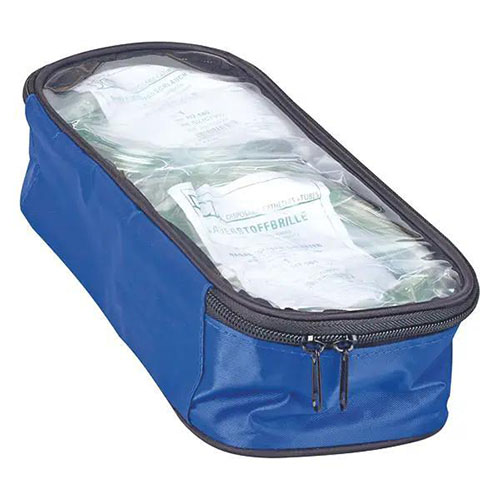 Eine blaue Notfalltaschenausrüstung mit schwarzem Verschluss und transparenter Öffnung mit Inhalationsmaske und -Brille und dazugeörigen Schläuchen darin.jpg